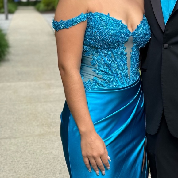 SHERRI HILL OFF SHOULDER LACE CORSET DRESS 56702 Color: Peacock Size:10 - Picture 1 of 12